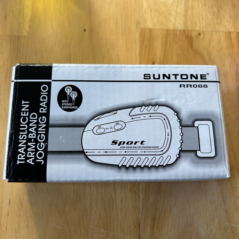 Suntone translucent Arm-Band jogging radio. 2000